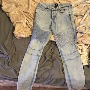 H&M 34’ blue skinny jeans never wore these